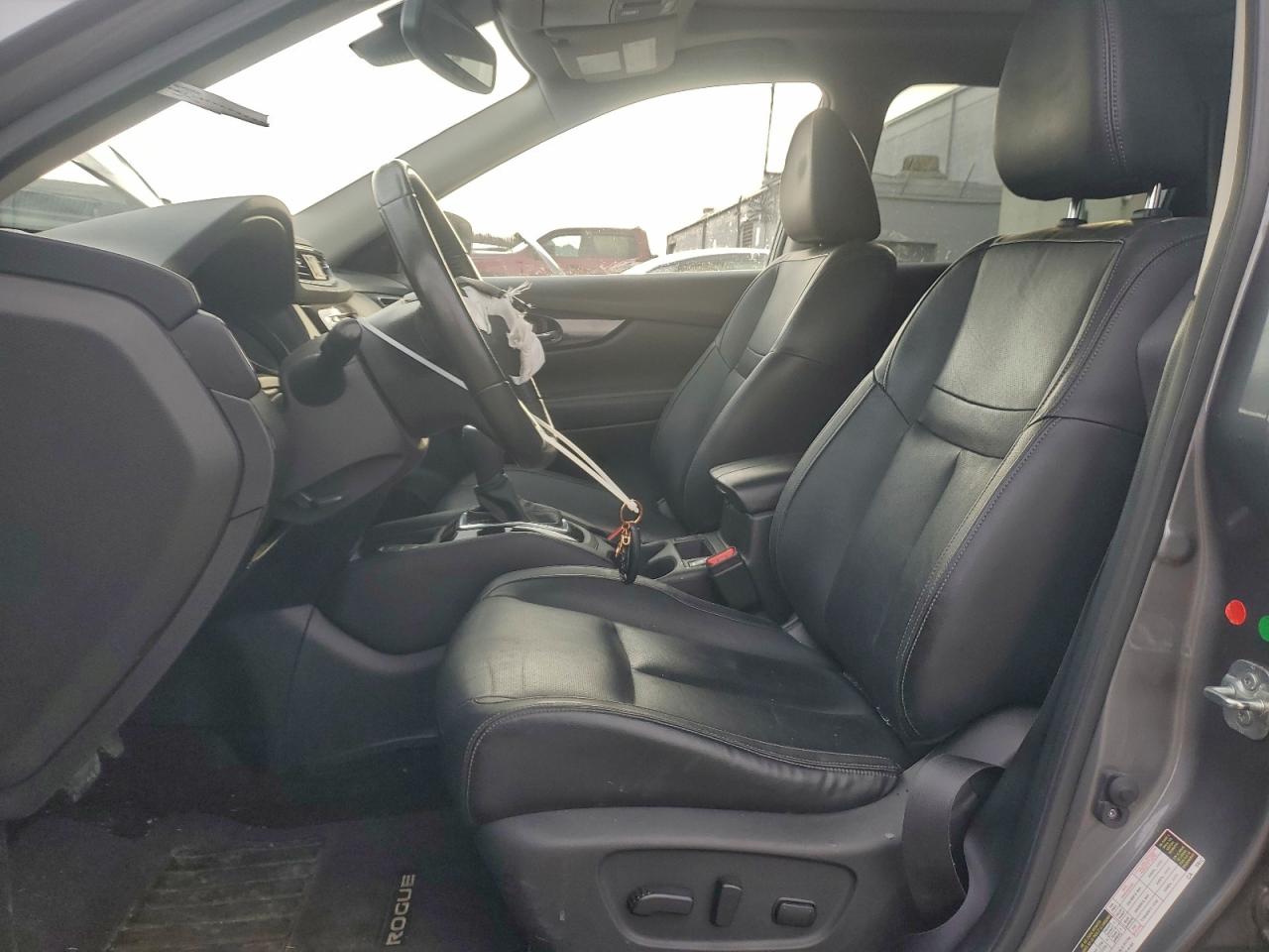 Nissan Rogue S Image 6