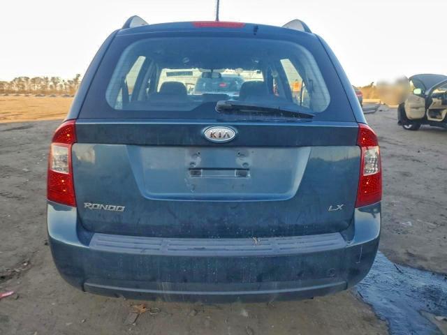 Kia Rondo Base Image 4