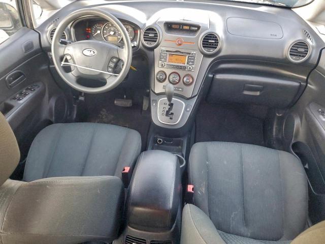 Kia Rondo Base Image 13