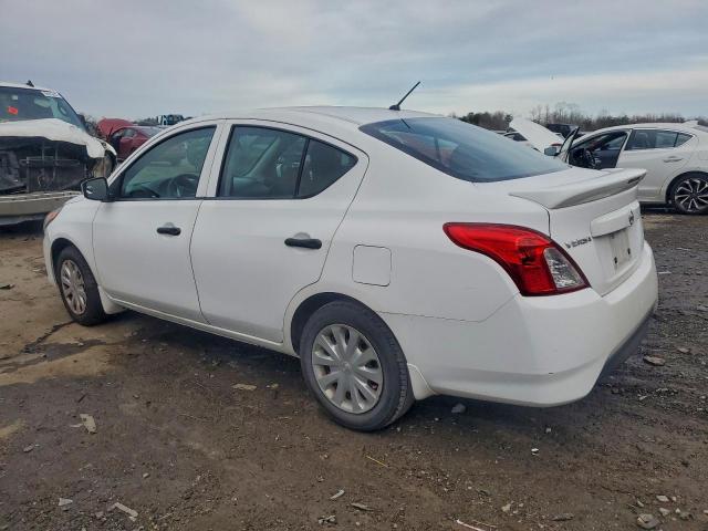 Nissan Versa S Image 3