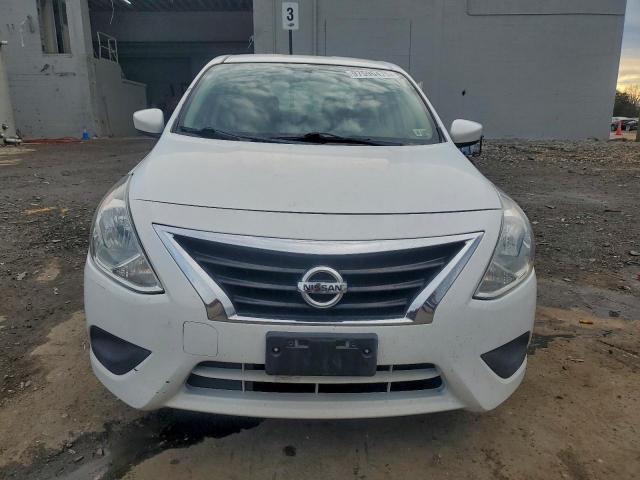 Nissan Versa S Image 4