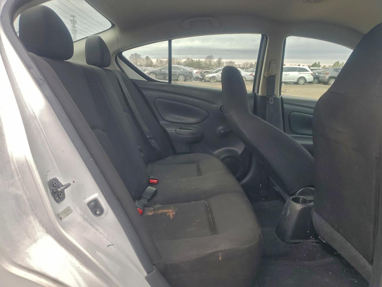 Nissan Versa S Image 2