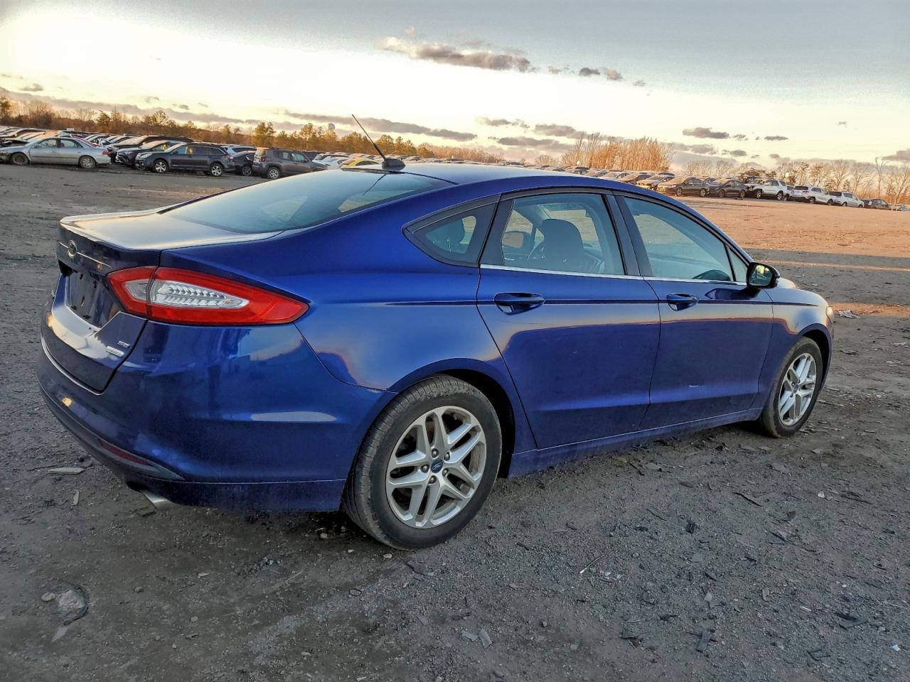 Ford Fusion Se Image 2