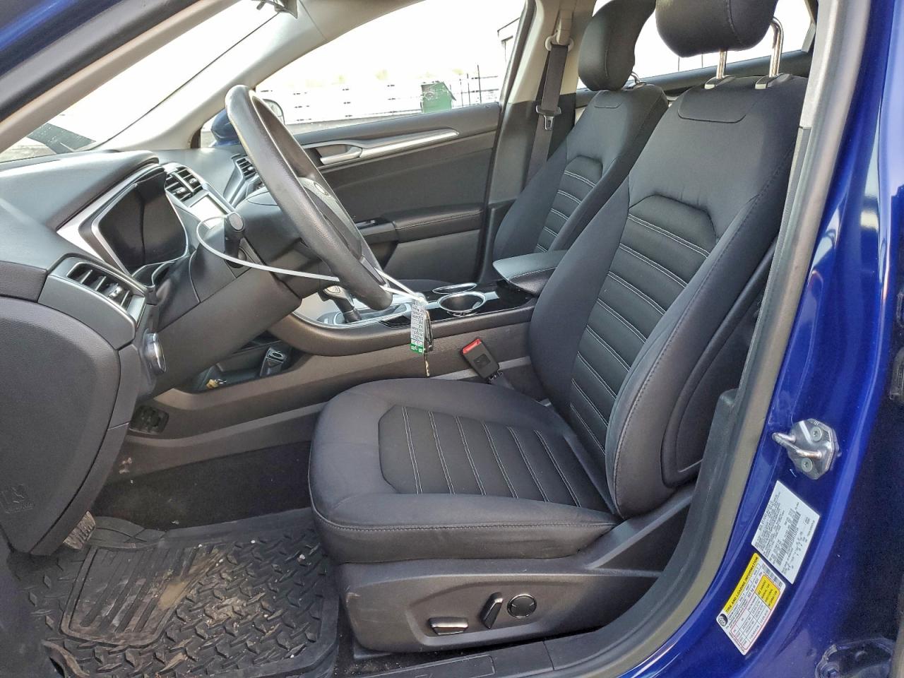 Ford Fusion Se Image 8