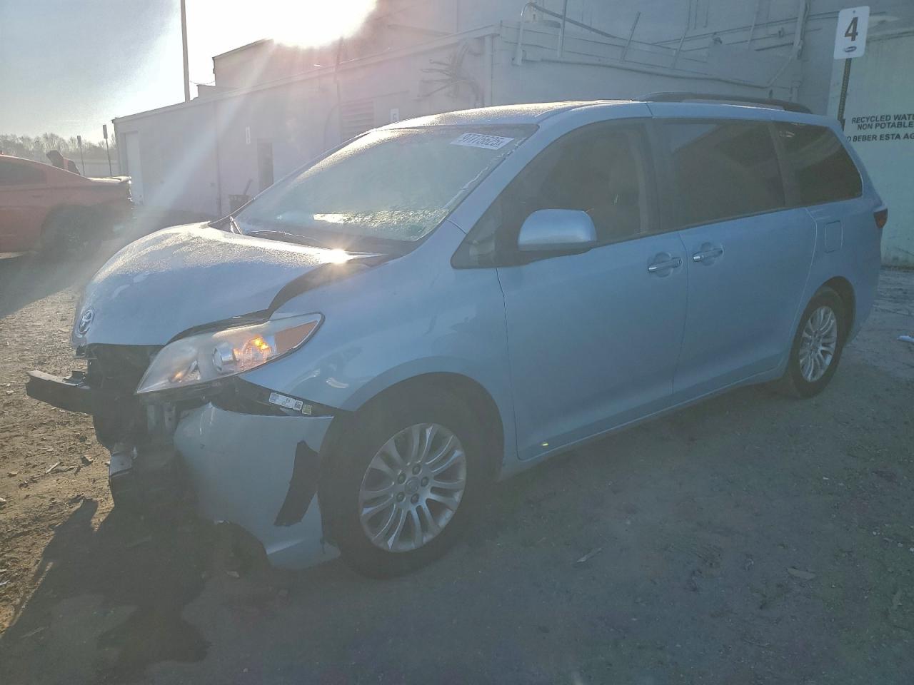 Toyota Sienna Xle Image 1