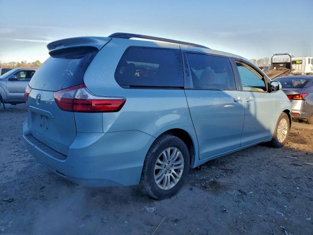 Toyota Sienna Xle Image 5