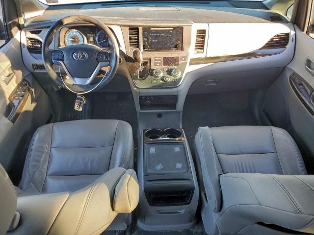 Toyota Sienna Xle Image 8
