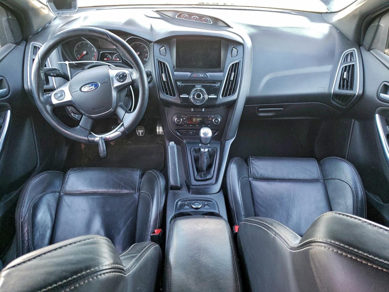 Ford Focus St Image 9