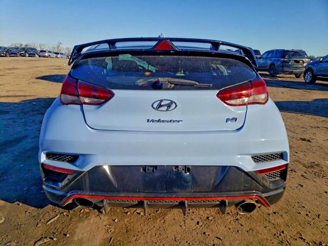 Hyundai VELOSTER Image 8