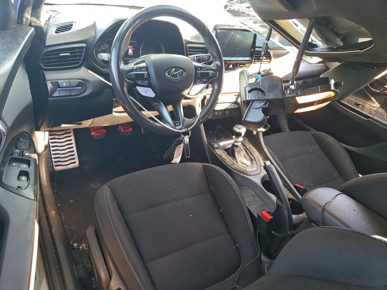 Hyundai VELOSTER Image 5