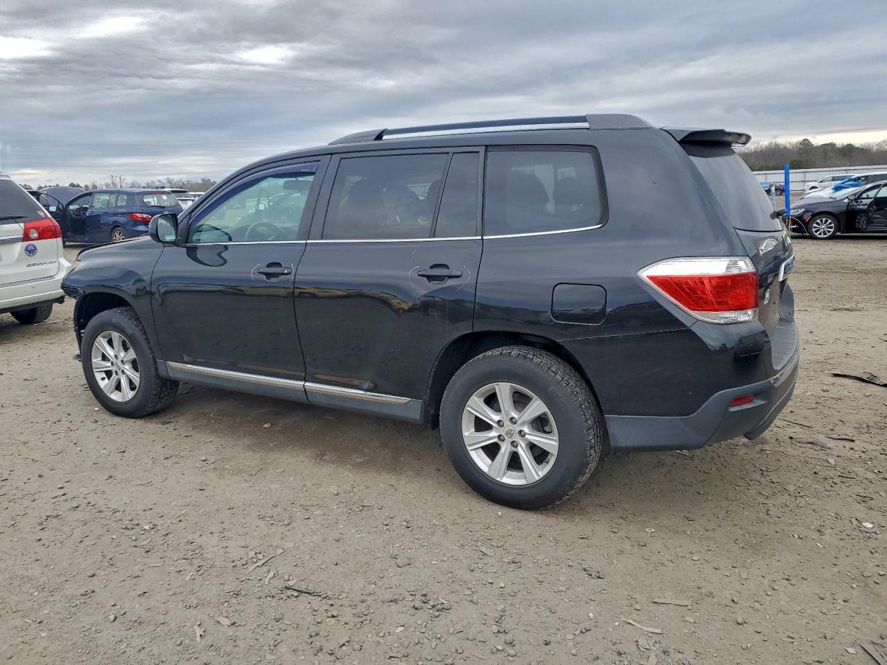 Toyota Highlander Base Image 7