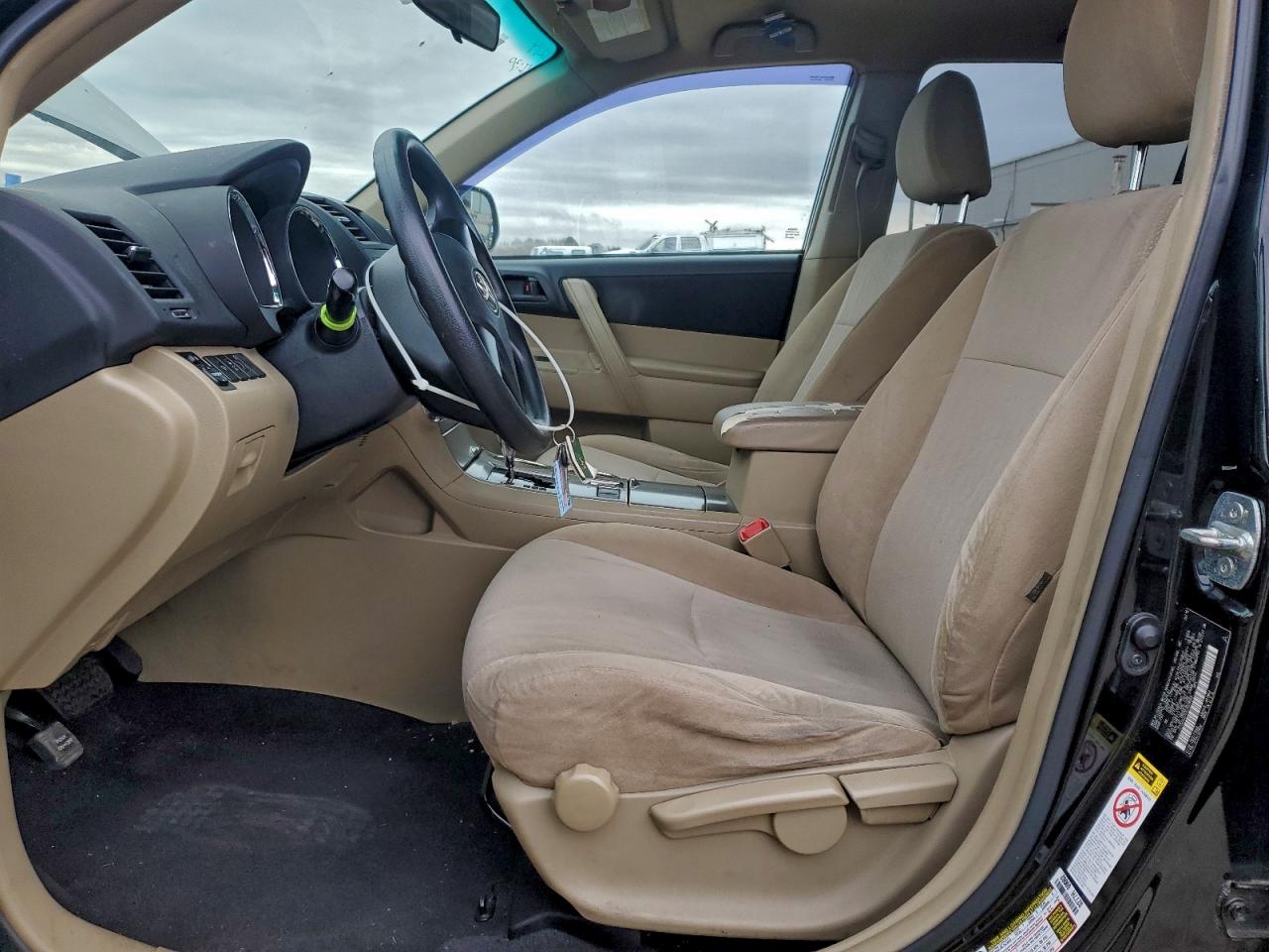 Toyota Highlander Base Image 8