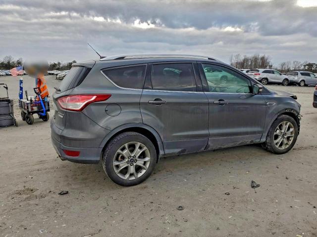 Ford Escape Titanium Image 10