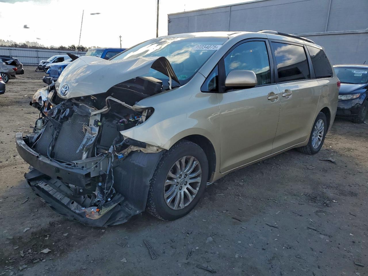 Toyota Sienna Xle Image 1