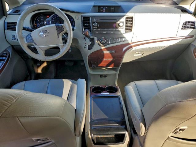 Toyota Sienna Xle Image 6