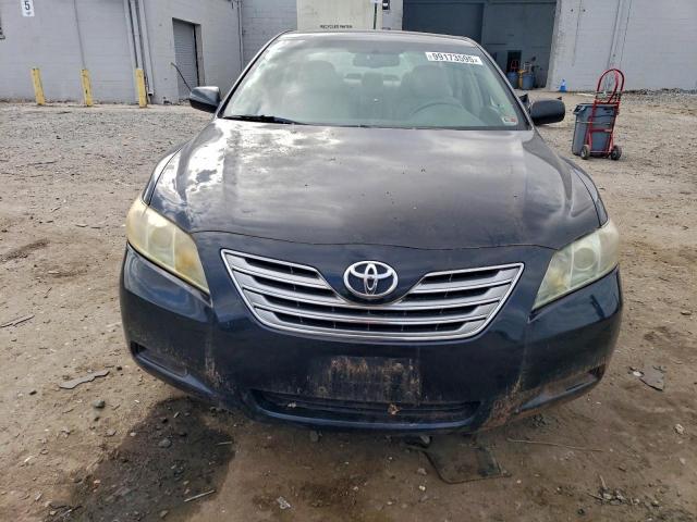 Toyota Camry Hybrid Image 3