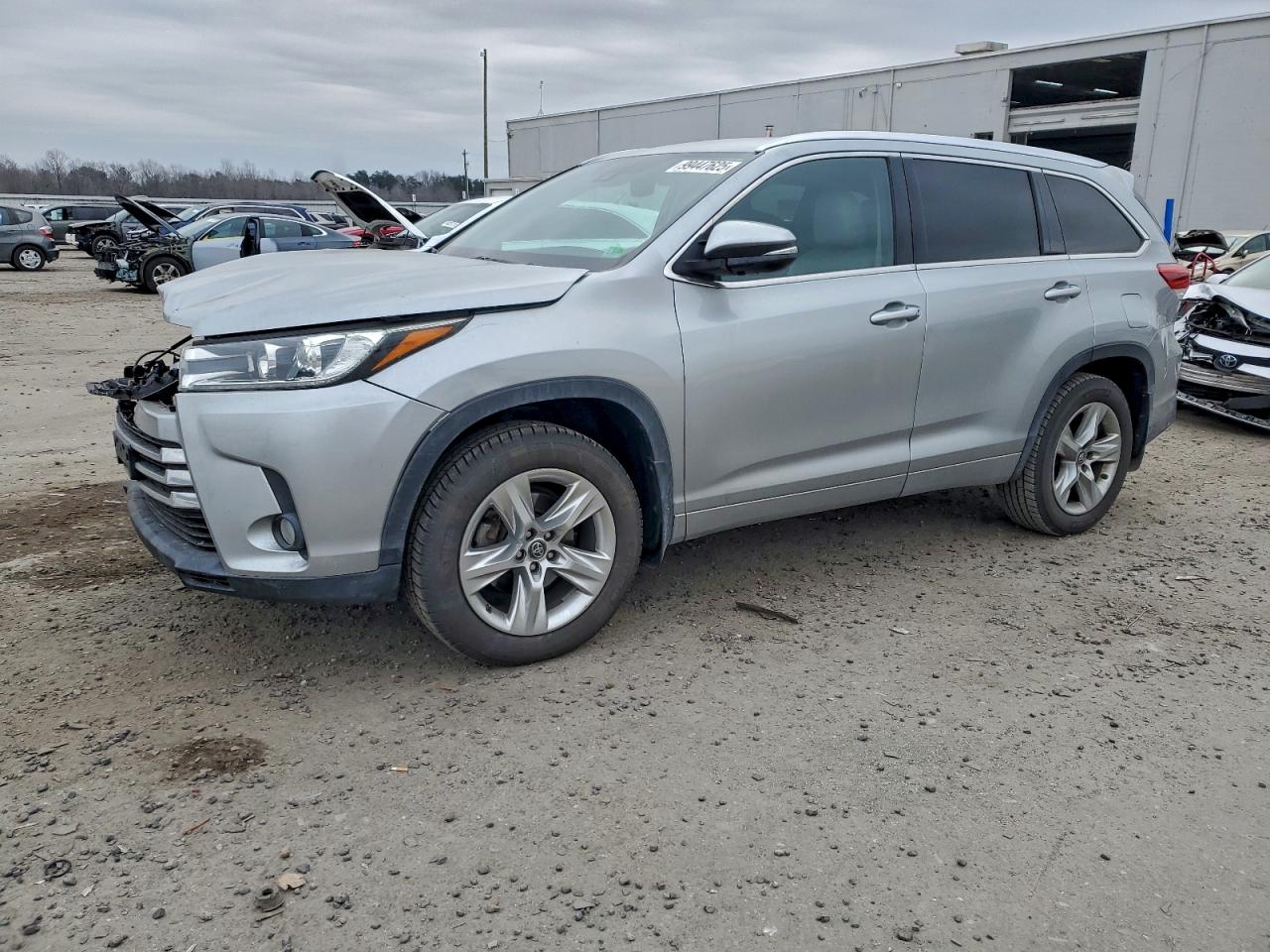 Toyota Highlander Limited Image 1
