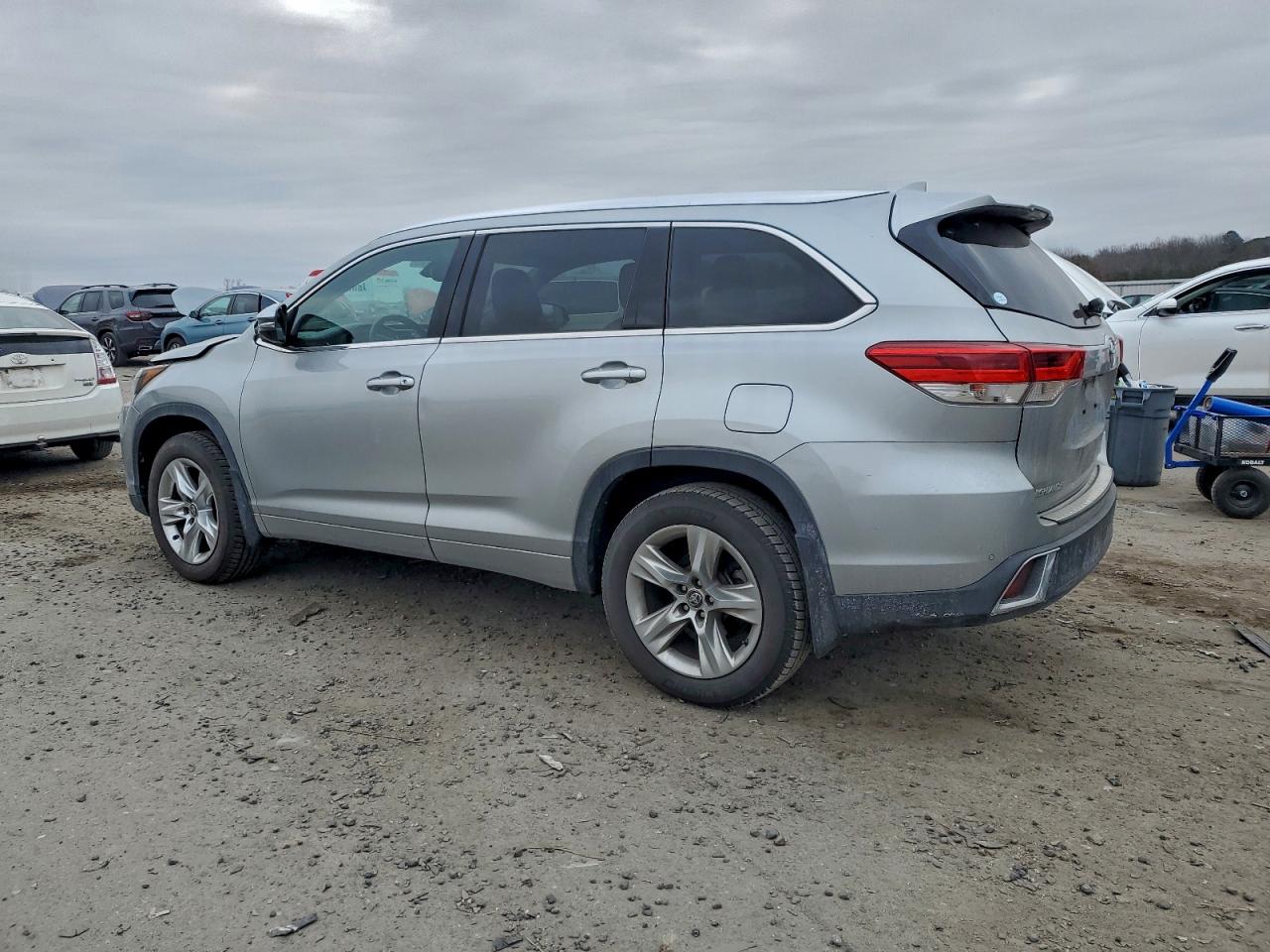 Toyota Highlander Limited Image 3