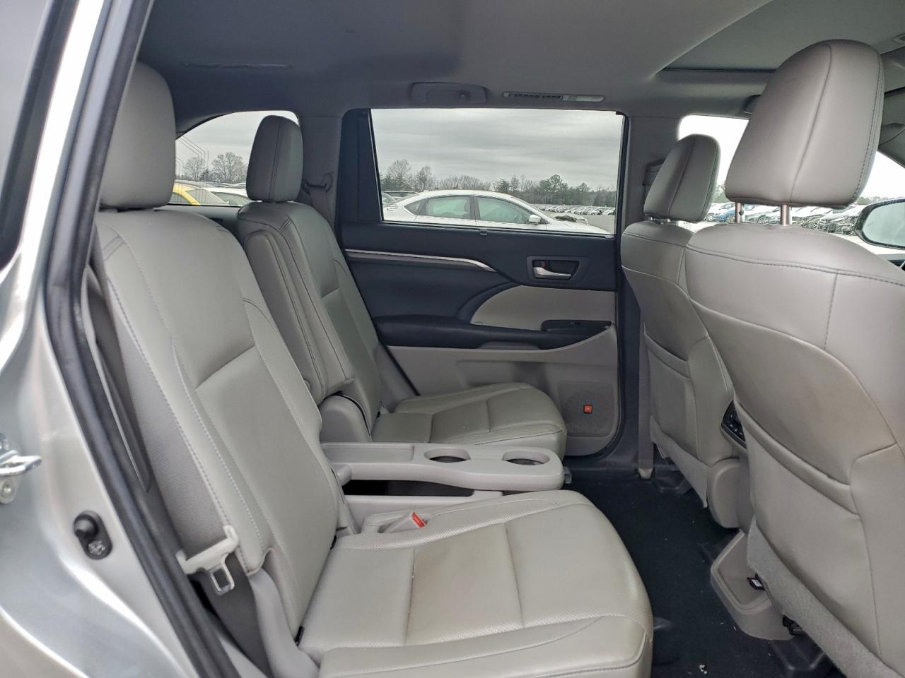 Toyota Highlander Limited Image 2