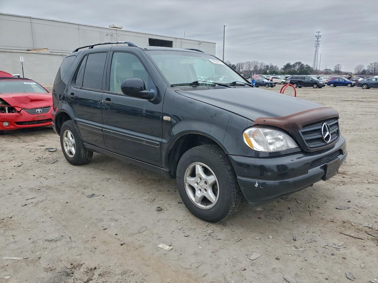 Mercedes-Benz M-Class 320 Image 7