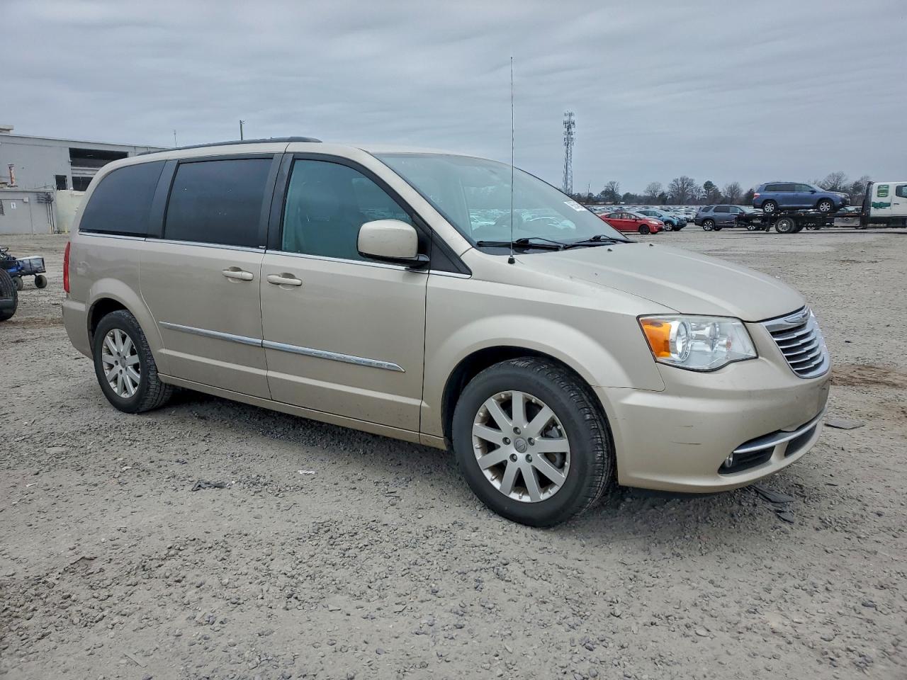 Chrysler Minivan Touring Image 5
