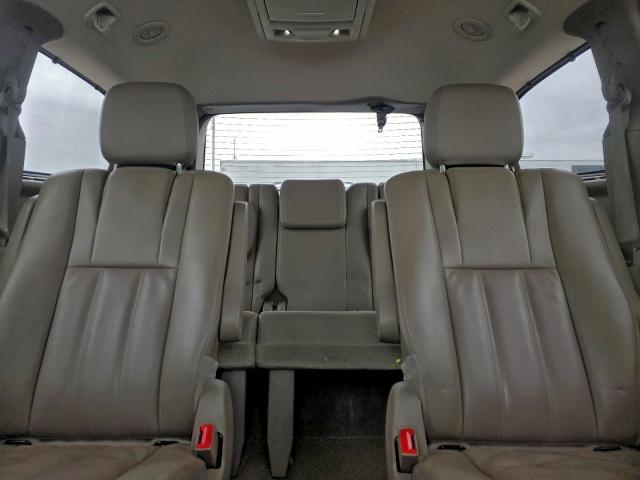 Chrysler Minivan Touring Image 8