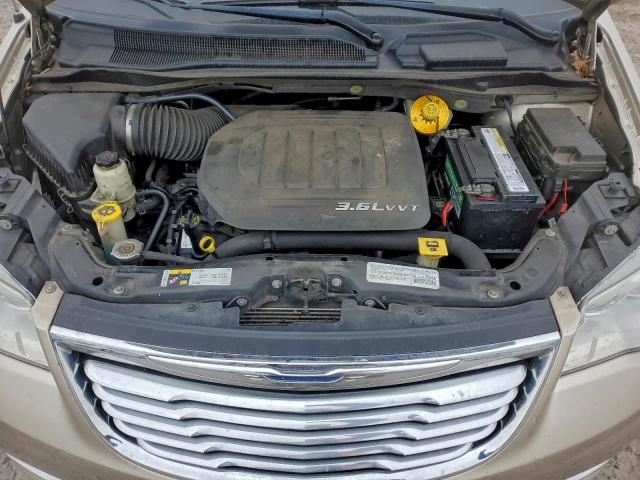 Chrysler Minivan Touring Image 9