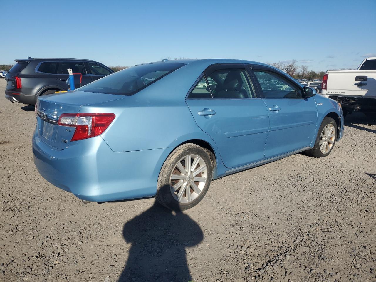 Toyota Camry Hybrid Image 2