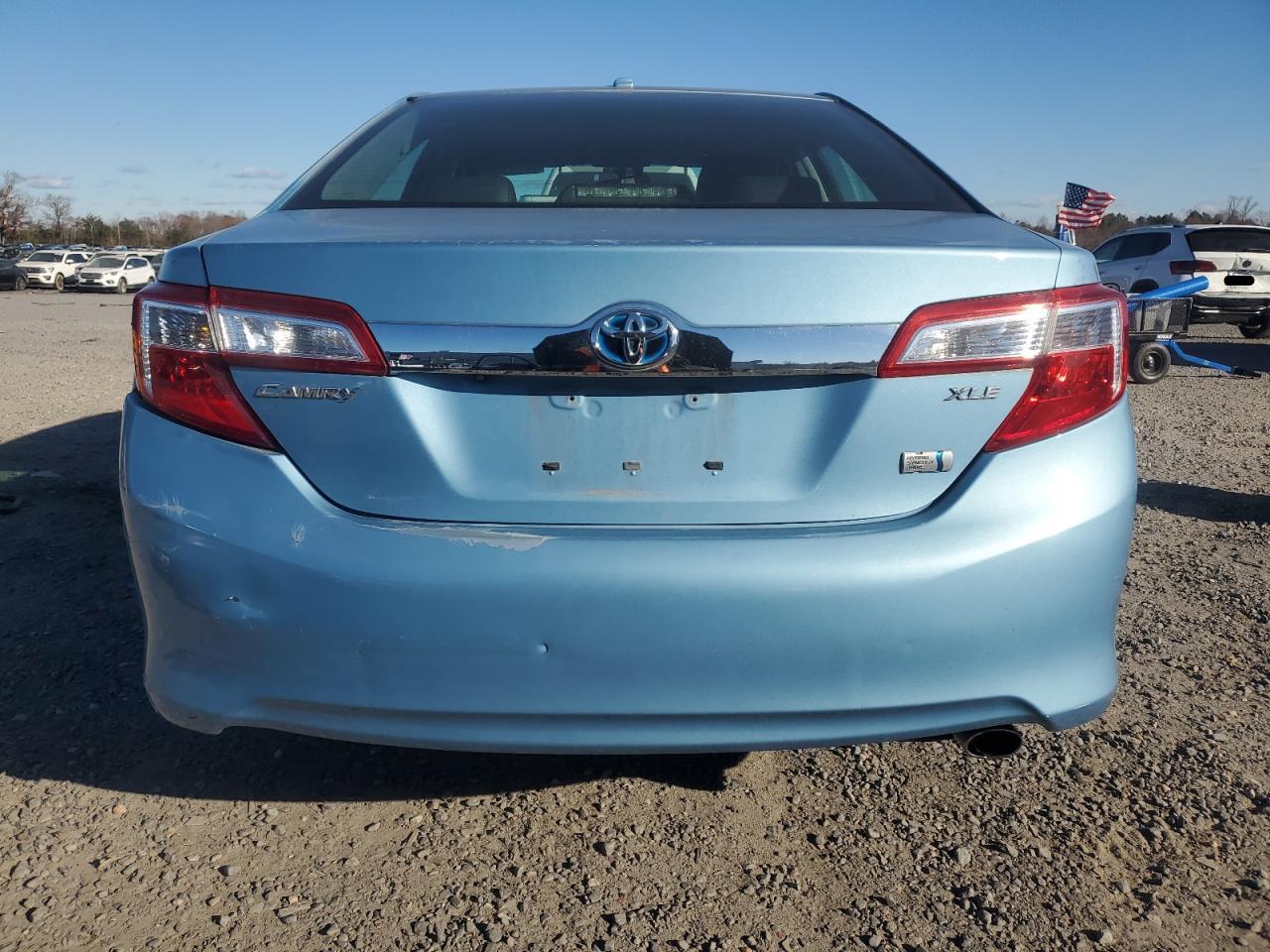 Toyota Camry Hybrid Image 9