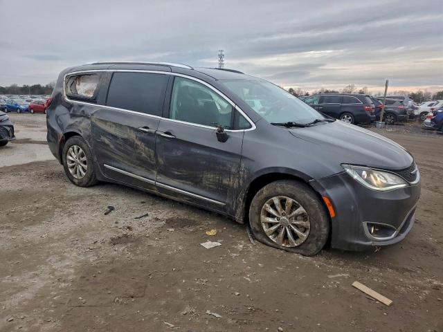 Chrysler Pacifica Touring L Image 6