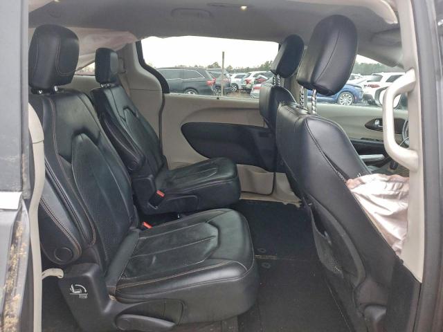 Chrysler Pacifica Touring L Image 13