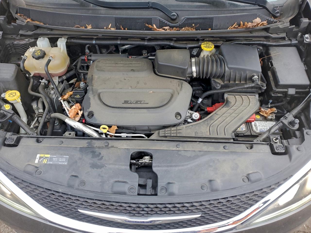 Chrysler Pacifica Touring L Image 11