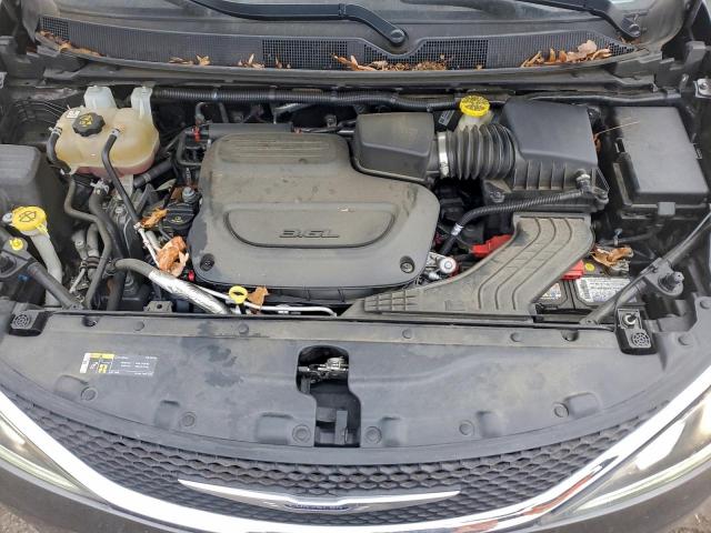 Chrysler Pacifica Touring L Image 11