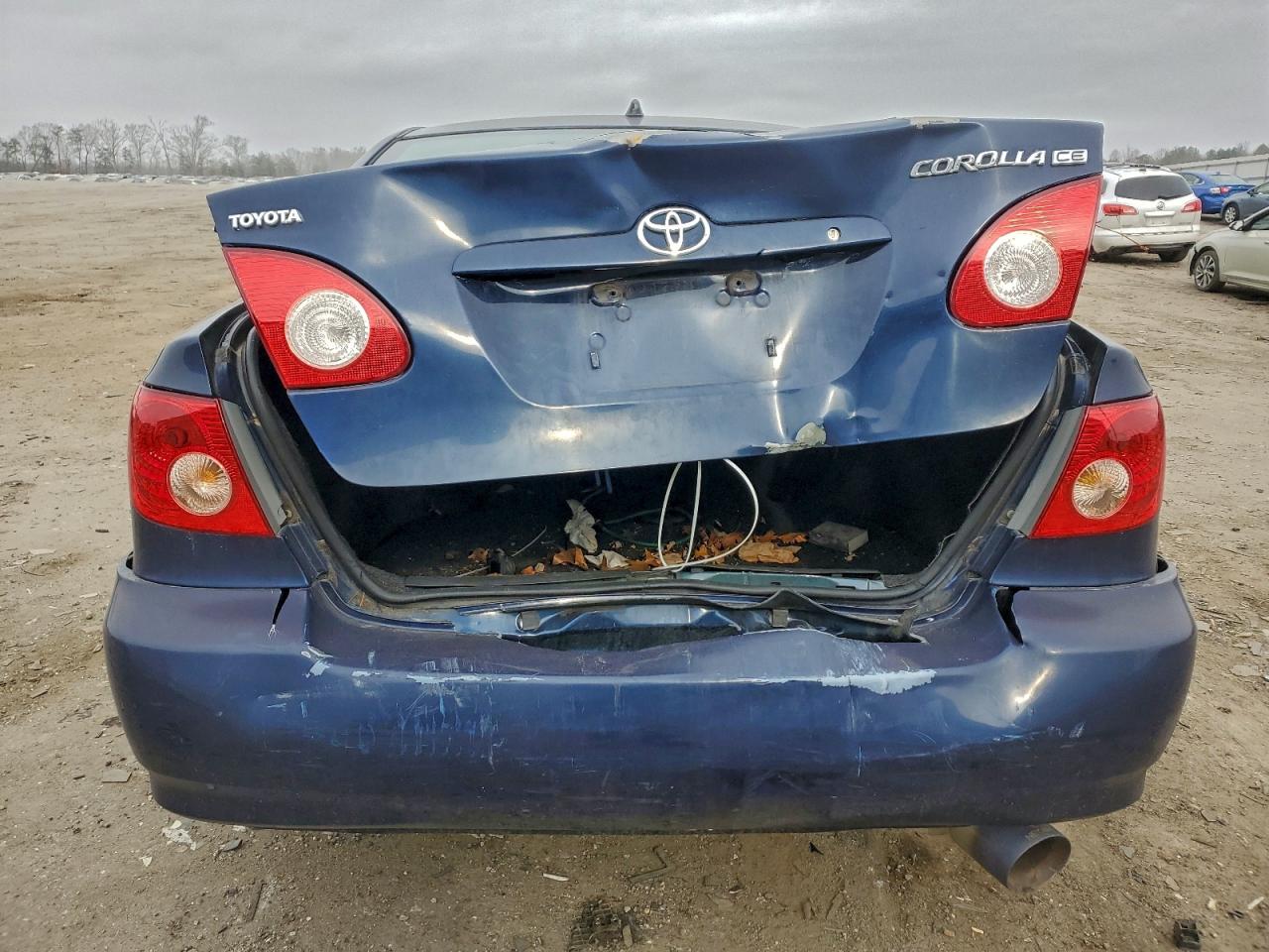 Toyota Corolla Ce Image 9