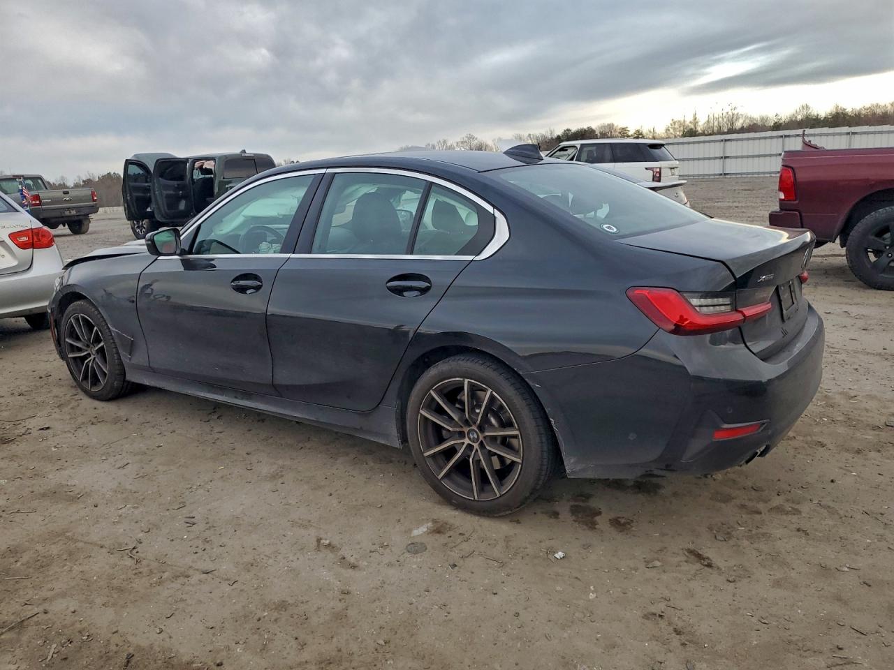 BMW 3 Series Image 2