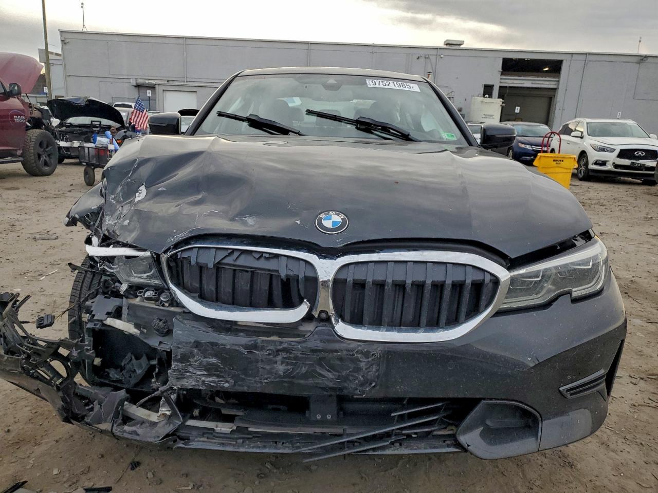 BMW 3 Series Image 12