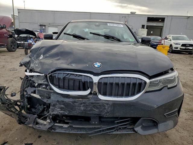 BMW 3 Series Image 12