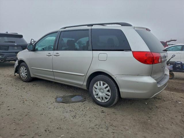 Toyota Sienna Ce Image 2