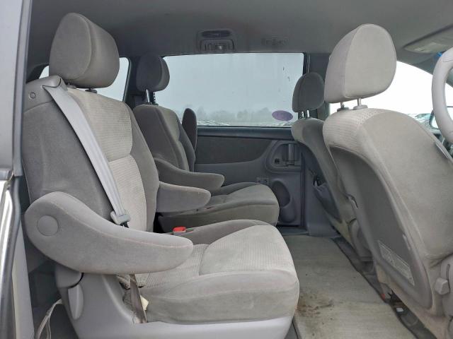 Toyota Sienna Ce Image 5