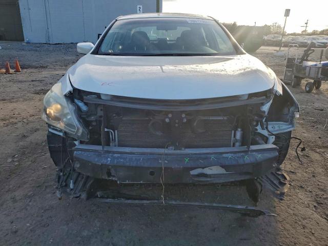 Nissan Altima 2.5 Image 2