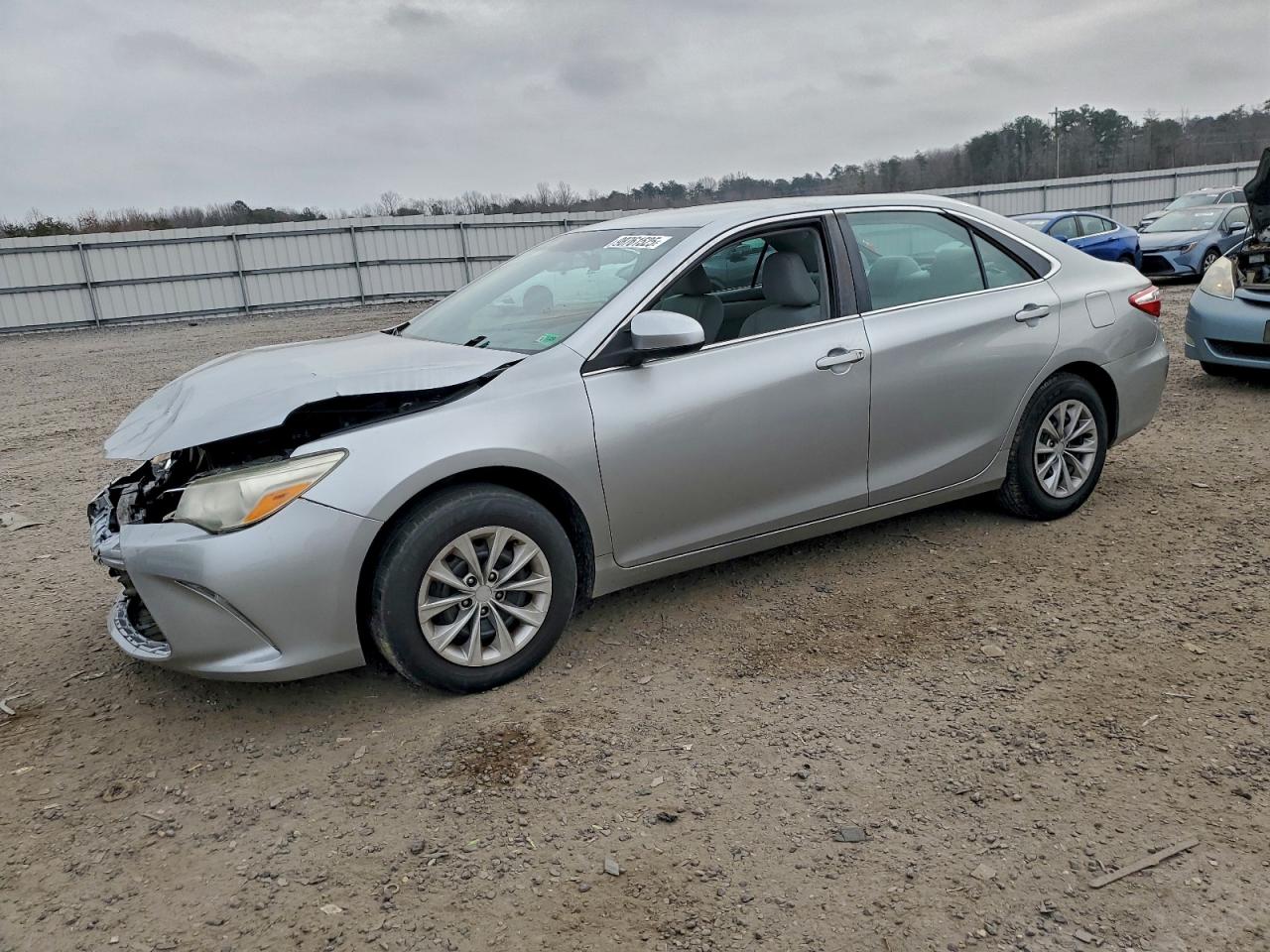 Toyota Camry Le Image 1