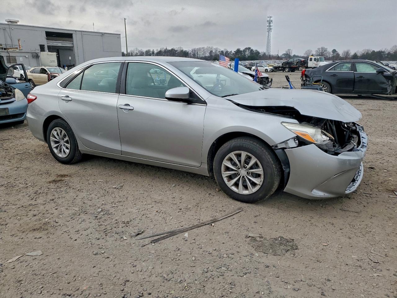 Toyota Camry Le Image 2