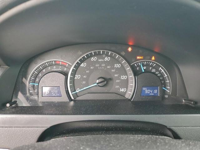 Toyota Camry Le Image 12