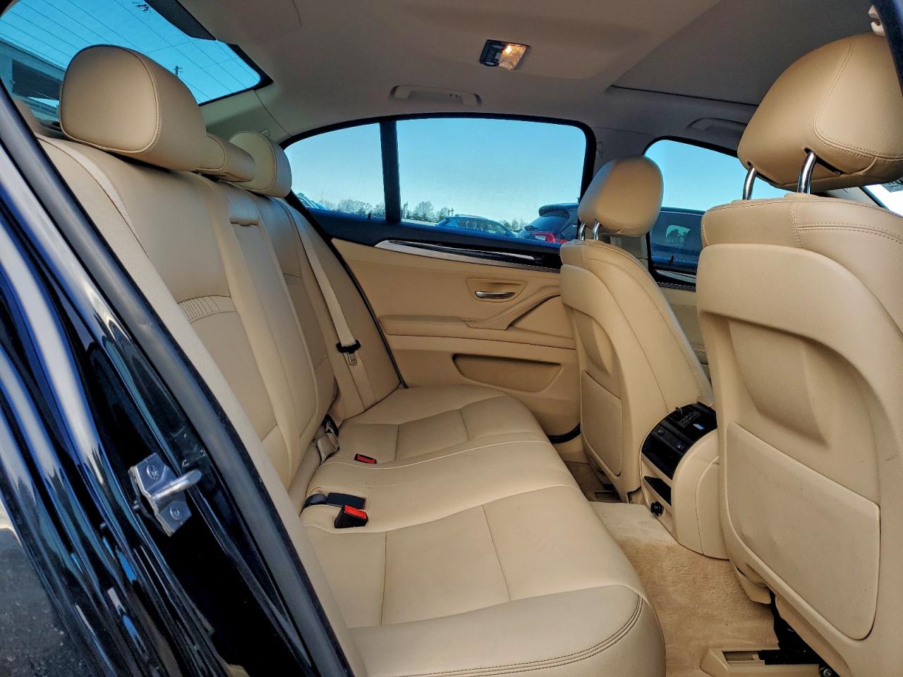 BMW 5 Series Xi Image 8