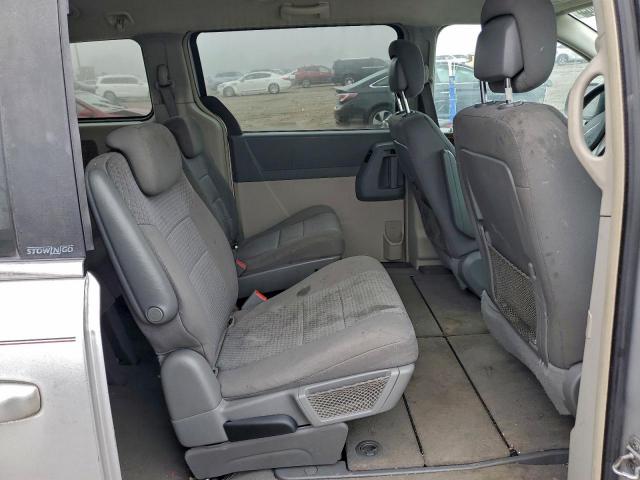 Chrysler Minivan Touring Image 11