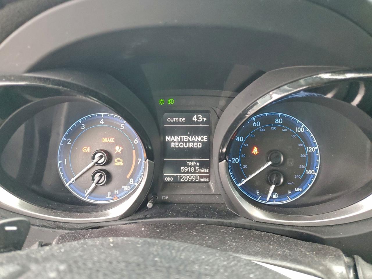 Toyota Corolla L Image 9