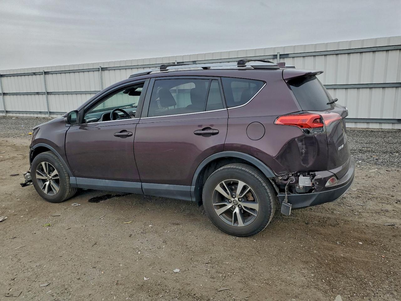 Toyota RAV4 Xle Image 2