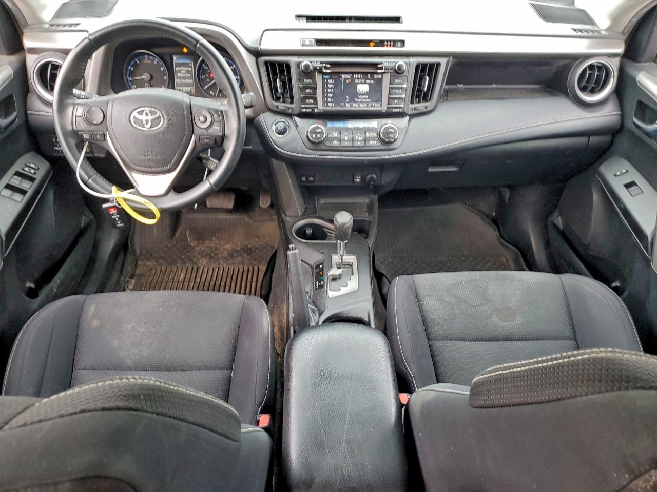 Toyota RAV4 Xle Image 6