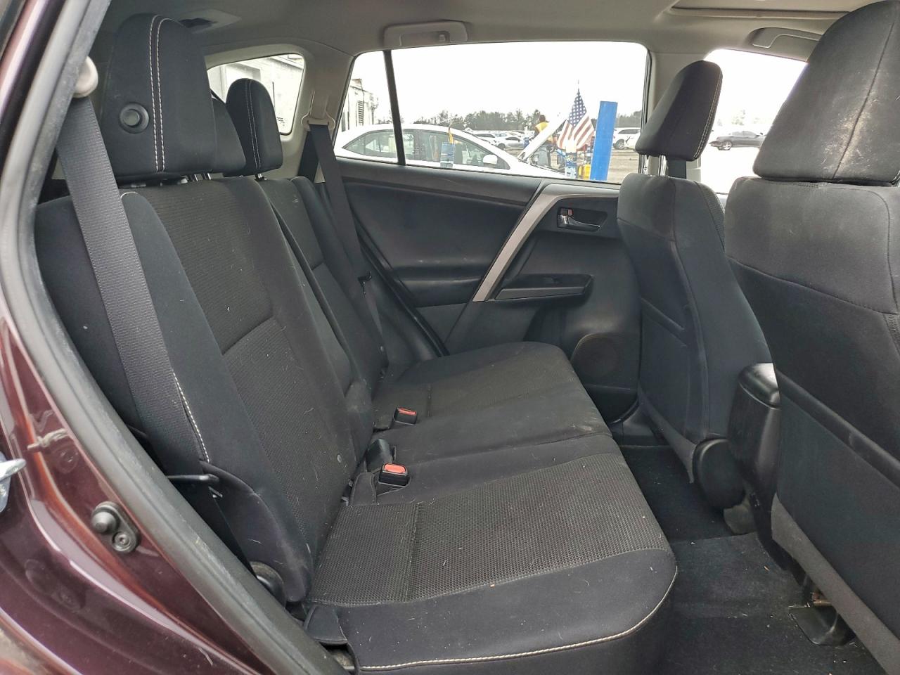 Toyota RAV4 Xle Image 9