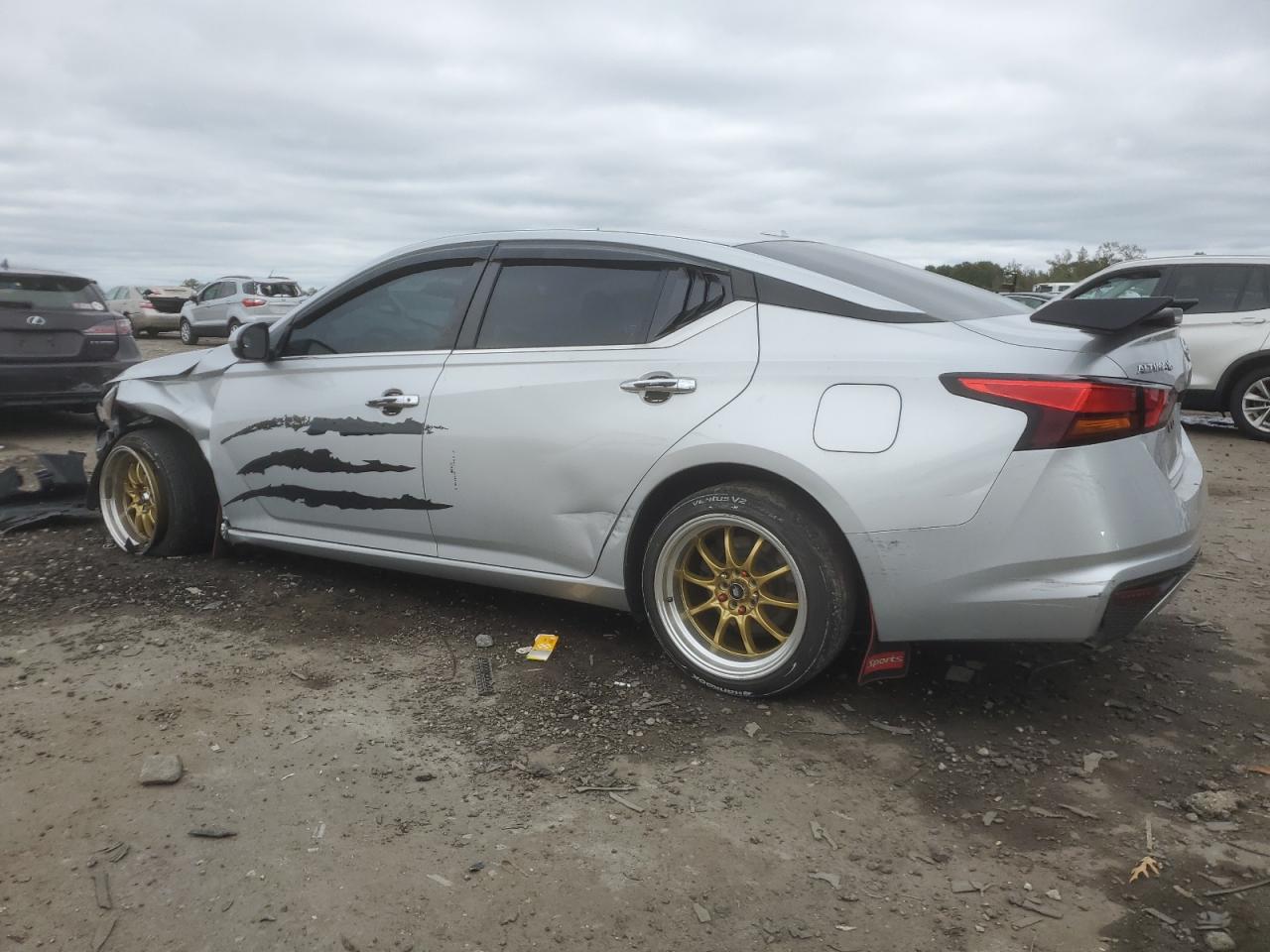 Nissan Altima S Image 2